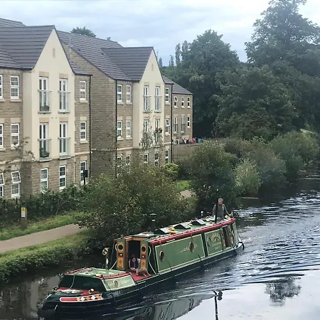 Canal View Bed & Breakfast