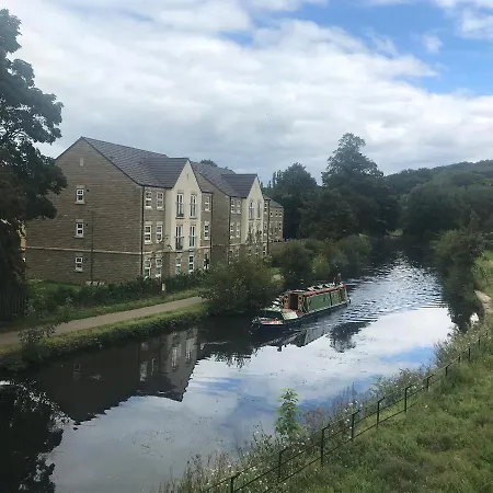 Canal View Bed & Breakfast *