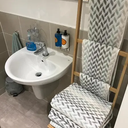 Canal View Bed & Breakfast Bradford (West Yorkshire)