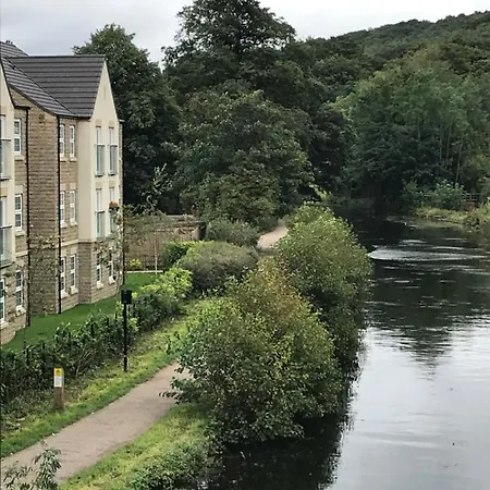 Canal View * Bradford (West Yorkshire)